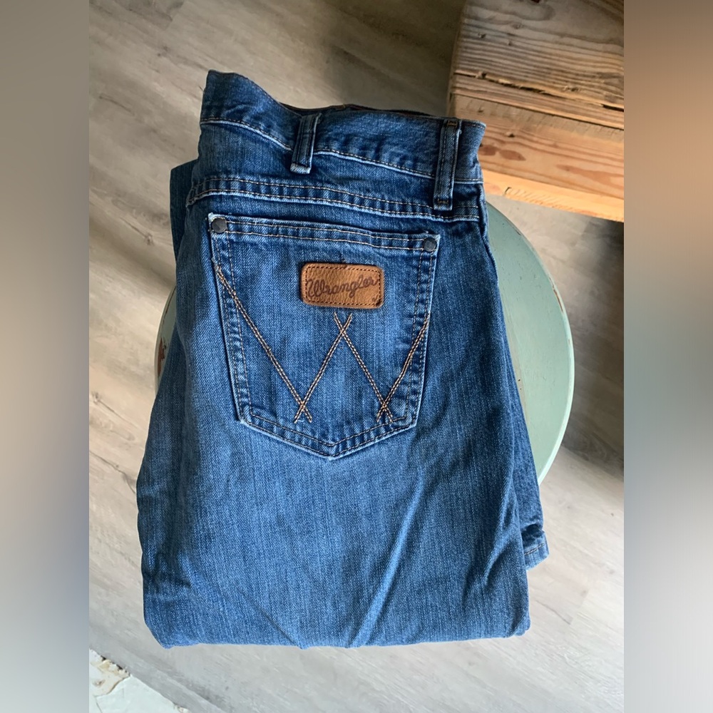 Men’s wrangler retro relaxed boot jeans